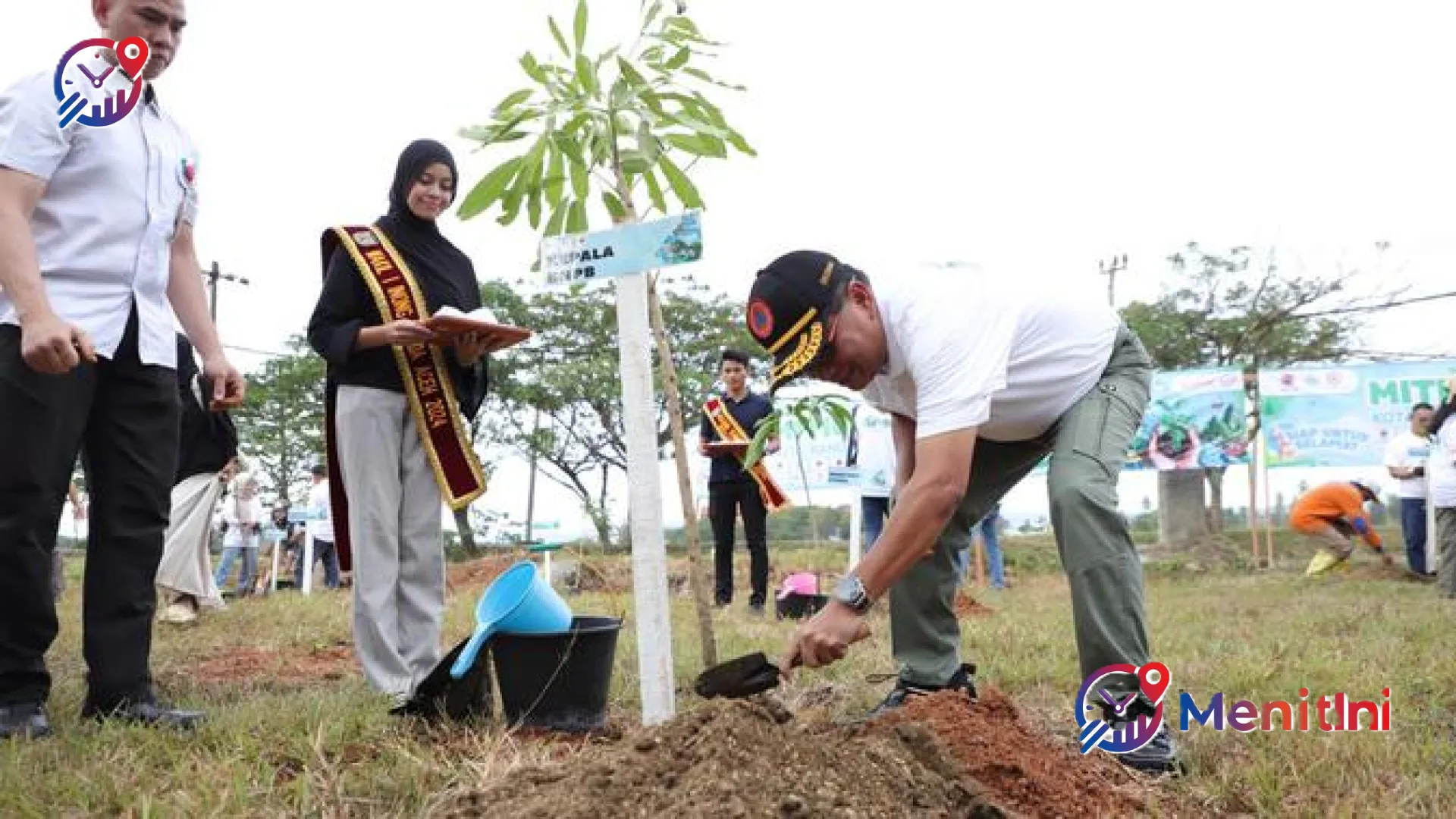 Benteng Hijau Nusantara: Menanam Harapan dan Mitigasi Bencana dari Serambi Mekkah hingga Jantung Bekasi