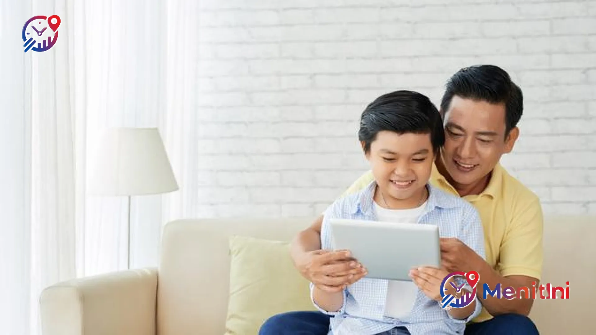 Panduan Komprehensif Orang Tua: Strategi Mendampingi Anak Menavigasi Badai Informasi di Era Digital