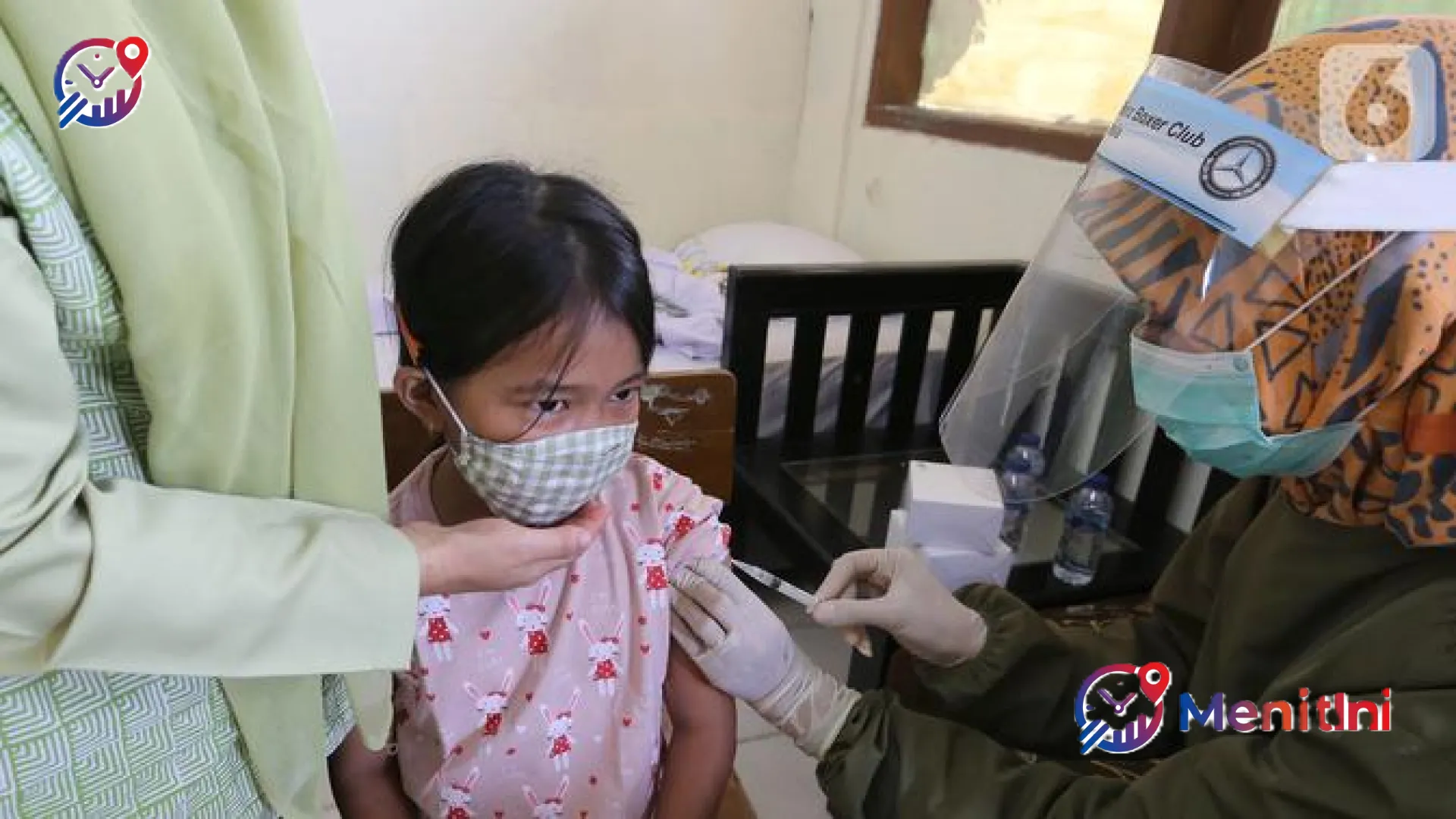 Ancaman Senyap di Balik Layar Ponsel: Bagaimana Hoaks Vaksinasi Mempertaruhkan Nyawa Anak Indonesia