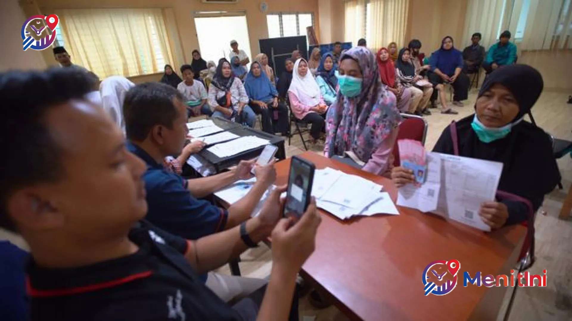 Waspada Hoaks Bantuan Pemerintah: Panduan Lengkap Cara Daftar dan Cek Penerima BLT Secara Resmi