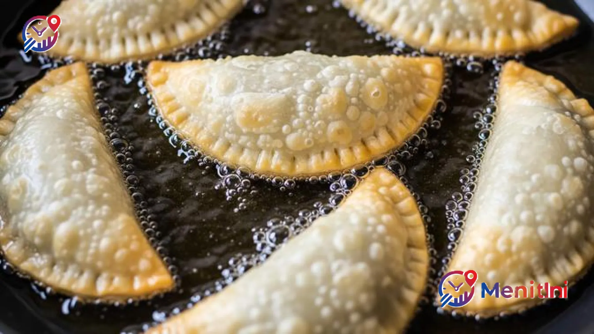 Rahasia Dapur Profesional: 10 Teknik Menggoreng Pastel Agar Tetap Renyah, Bergelembung Cantik, dan Bebas Minyak