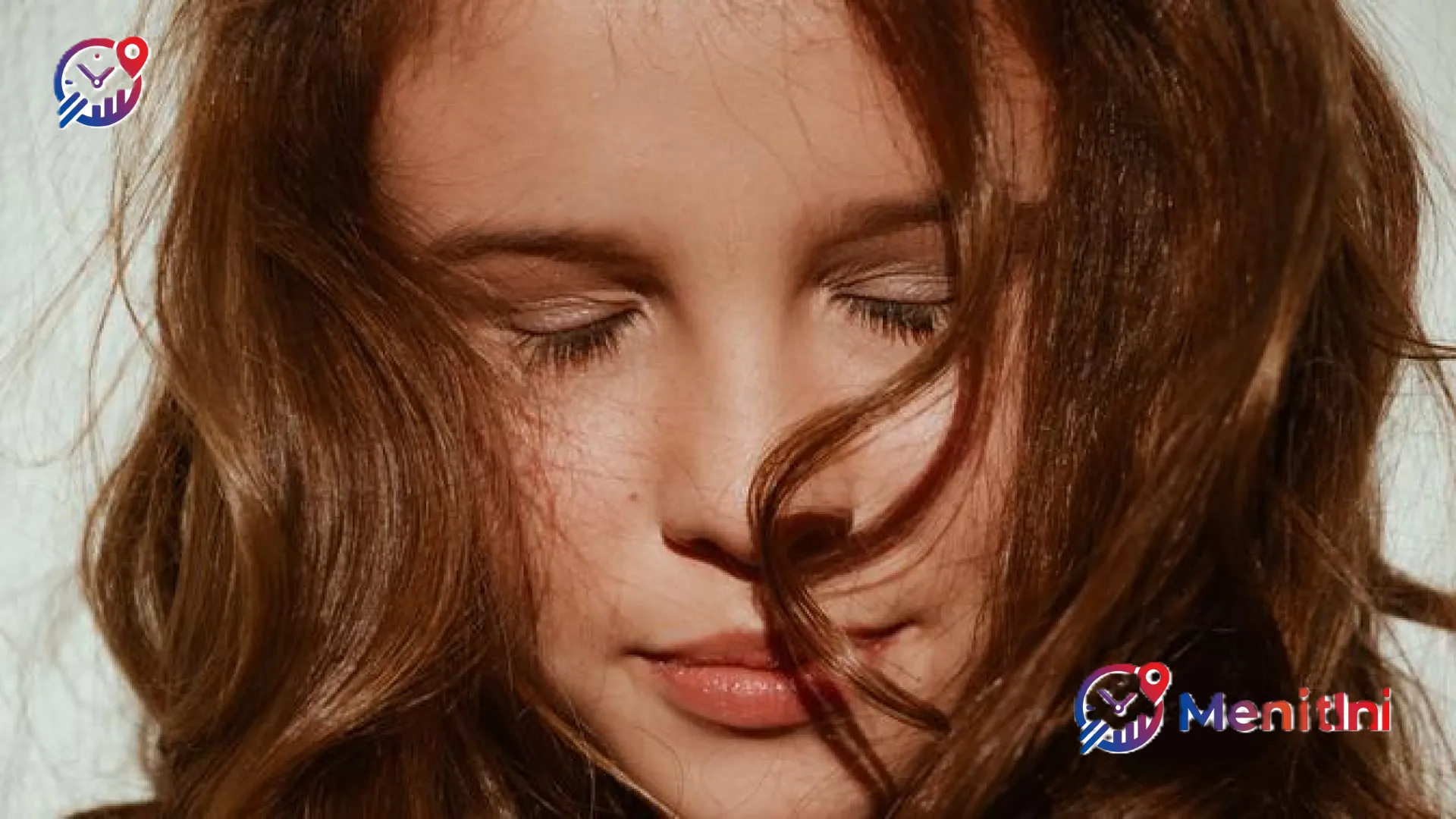 Tren Bulu Mata Basah: Rahasia Riasan Mata Berkilau yang Bikin Look Minimalis Jadi Lebih Elegan